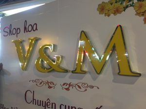 Bang hieu quang cao alu chu noi shop hoa quan 7 1