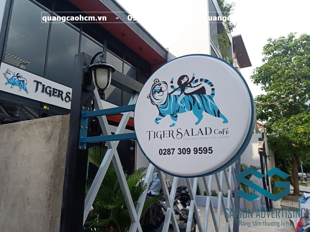 bang hop den mica hut noi quan cafe