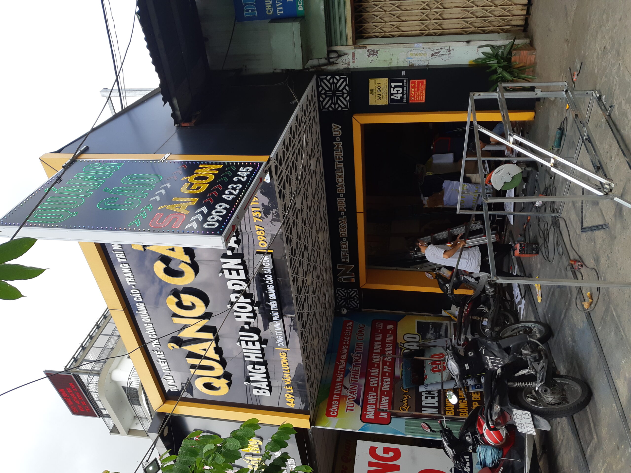 Đơn vị làm bảng hiệu Mica chữ nổi, báo giá chính xác và cấp tốc 2 Làm bảng hiệu Mica nhanh